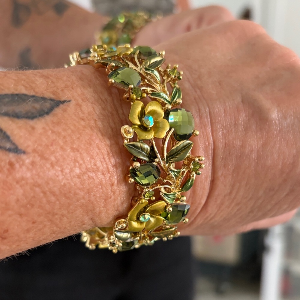 Joan Rivers  Gold & Green Bracelet